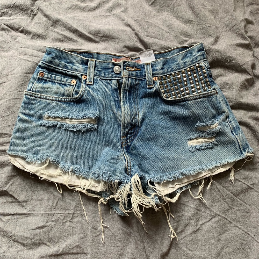 Levi’s high waisted distressed shorts